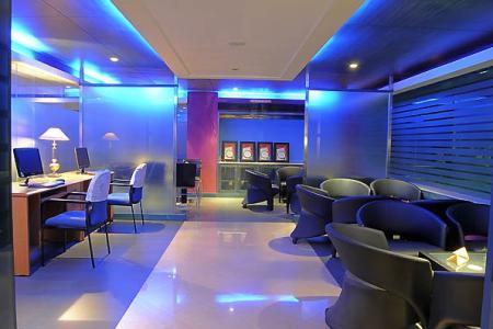 Breeze Hotel Ченай Екстериор снимка
